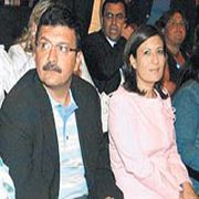 İŞTE BAKAN NİMET ÇUBUKÇU NUN ÇOK MERAK EDİLEN EŞİ